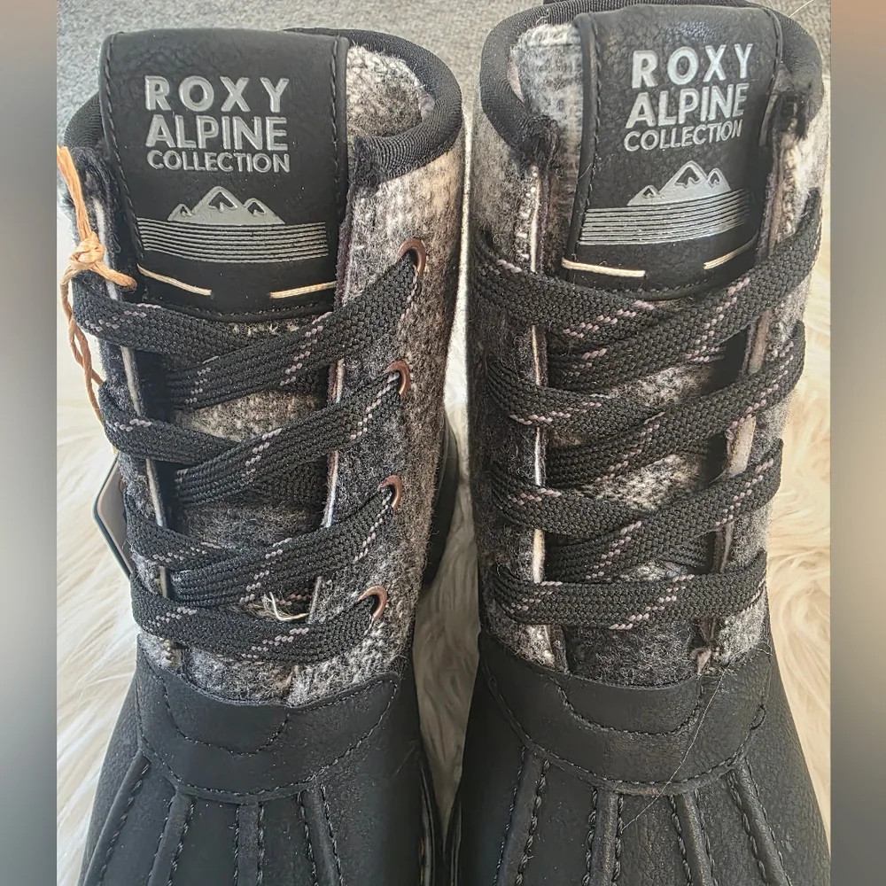 NWT Roxy Hail Ya Boot, Size 5 - Picture 15 of 17